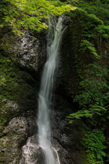 峨瓏の滝　素直に