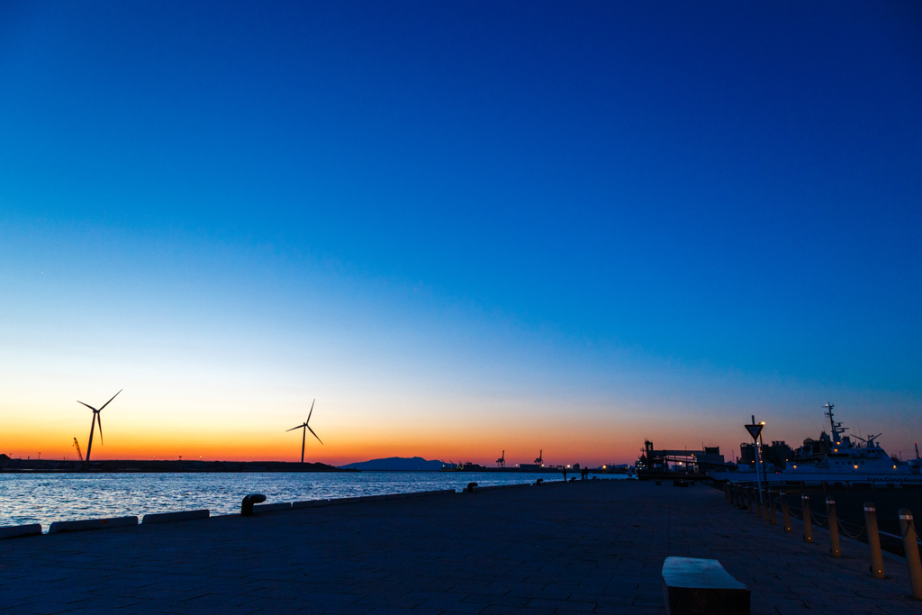 土崎港夕景　岸壁から