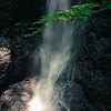峨瓏の滝　青葉