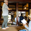 見学者同士が教えあいます