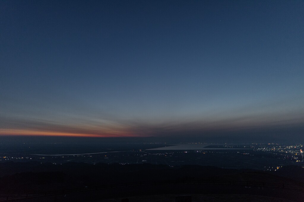 夜明け前