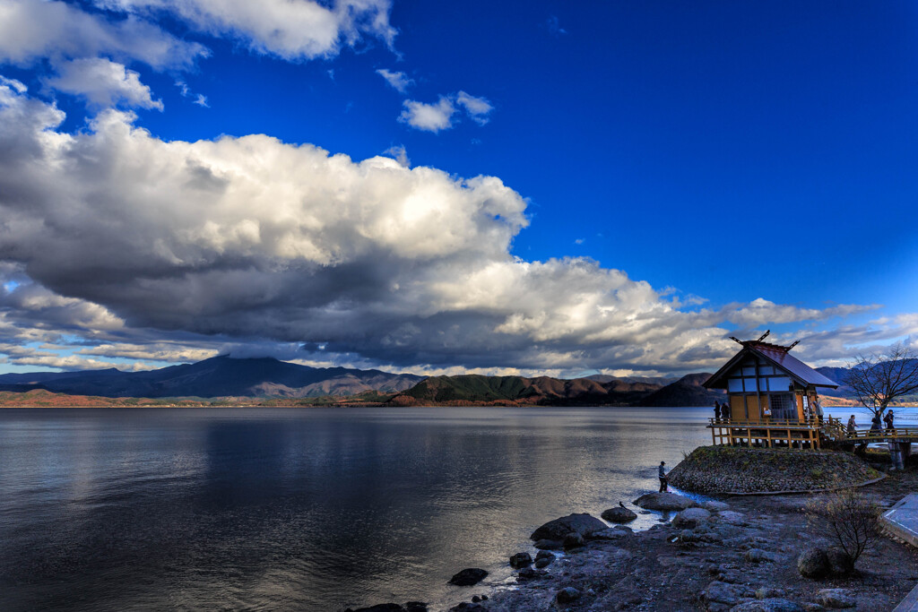 湖上の雲　