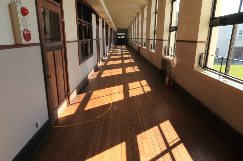 豊郷小学校廊下