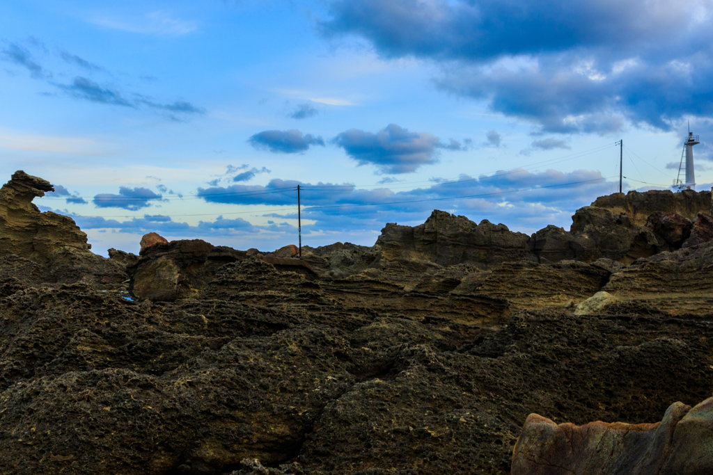 塩瀬崎　岩上の電柱