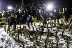 雪中田植え　Ⅱ