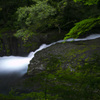 雨の渓谷