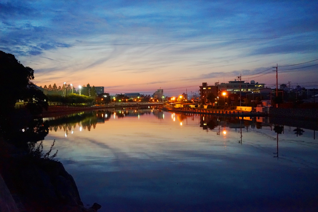 助任川の夕景