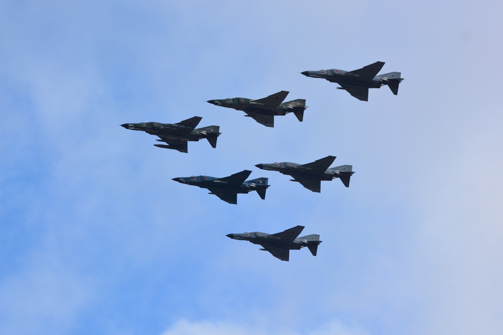 ファントム６機編隊飛行