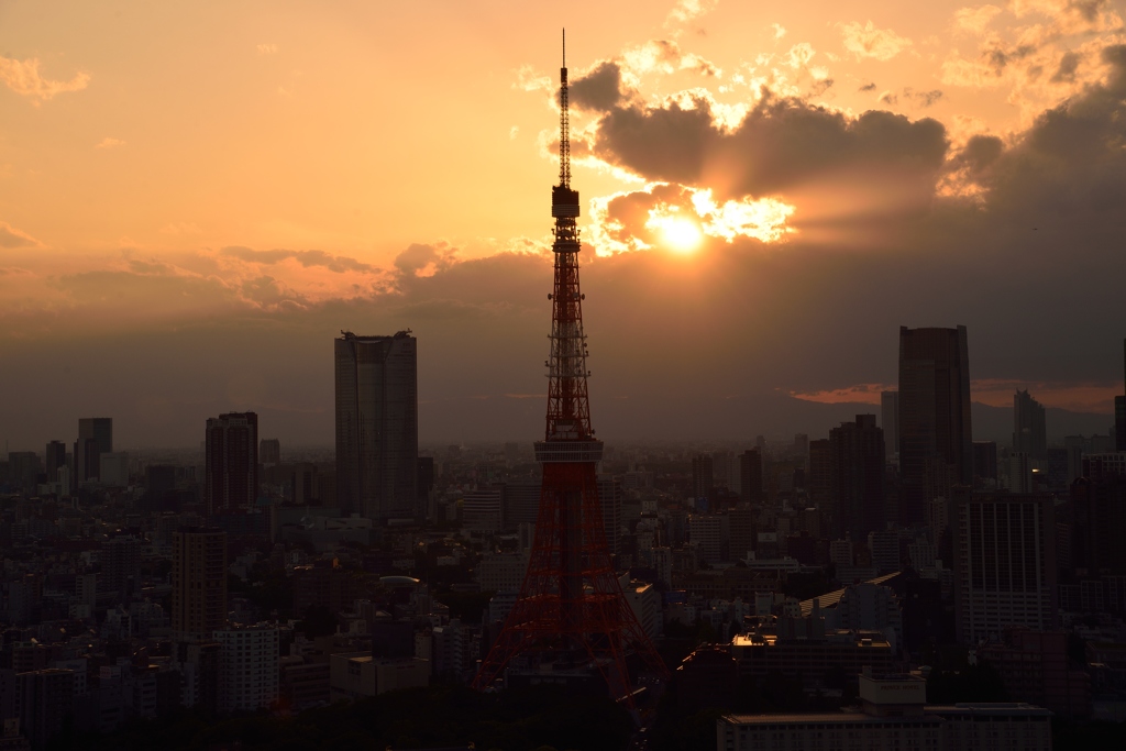 東京タワー１８時１０分