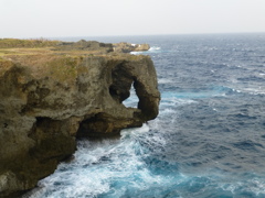 青い海と想像の世界