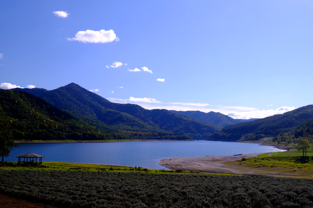 静かな湖畔