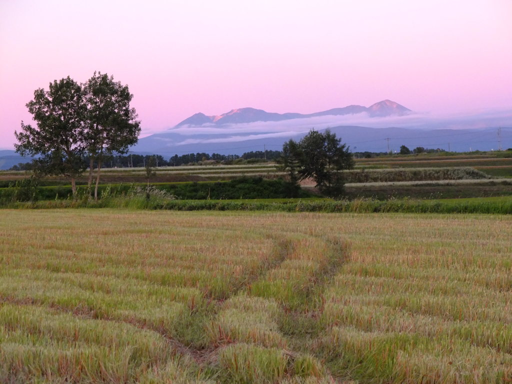 旭岳に夕日