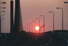 日の出のブリッチ