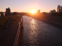 夕焼けとともに