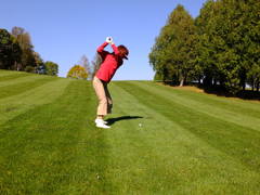 yuki,ゴルフを楽しむ