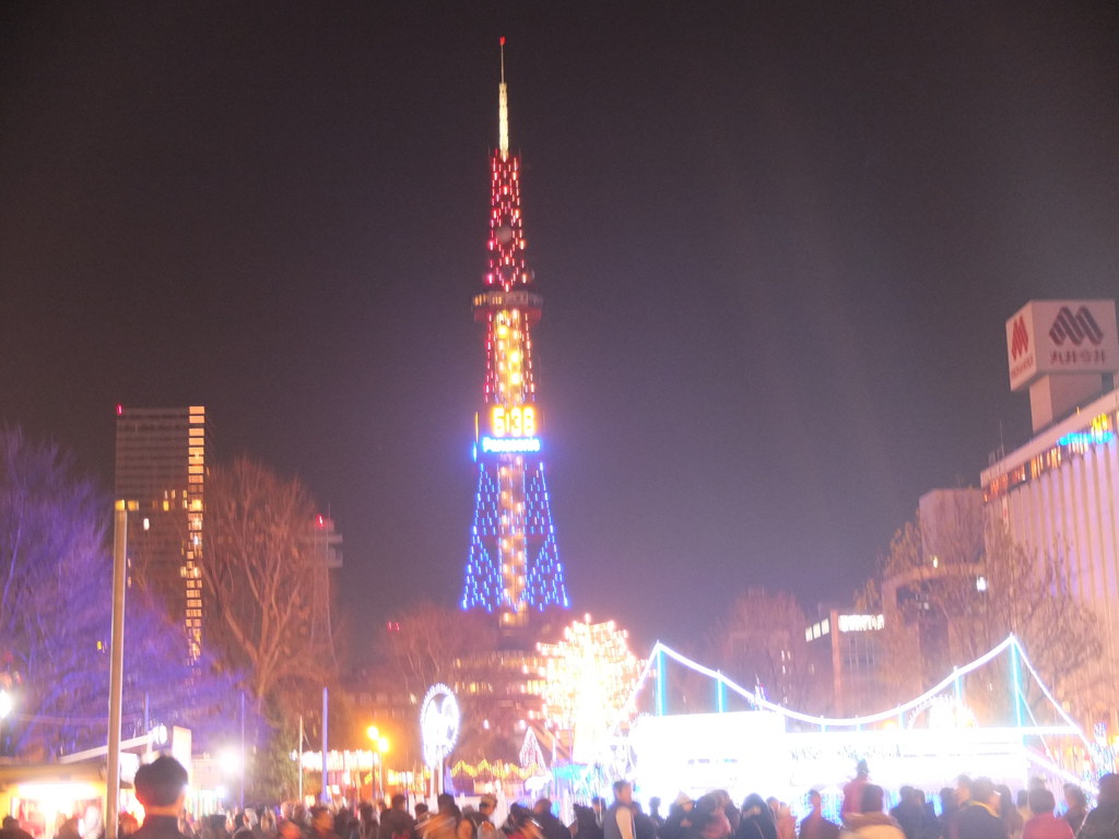 テレビ塔さん今日は着飾って