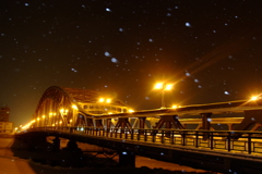 雪舞う旭橋