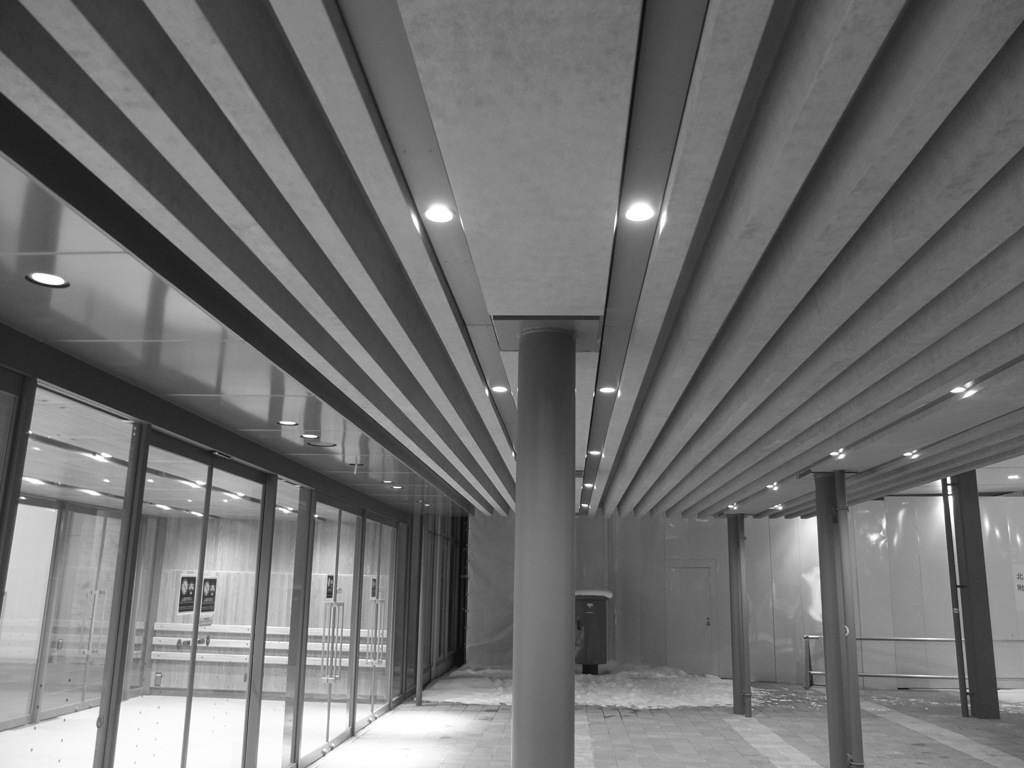 外はマイナス内プラス