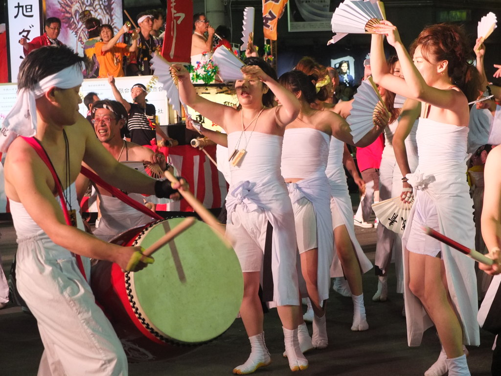 乱舞、それ、レッカ、レッカ、