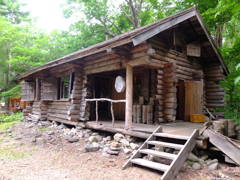 五郎さんの丸太小屋の家