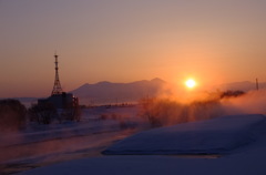 大雪の日の出