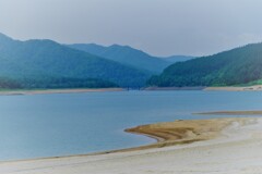 静かな湖畔