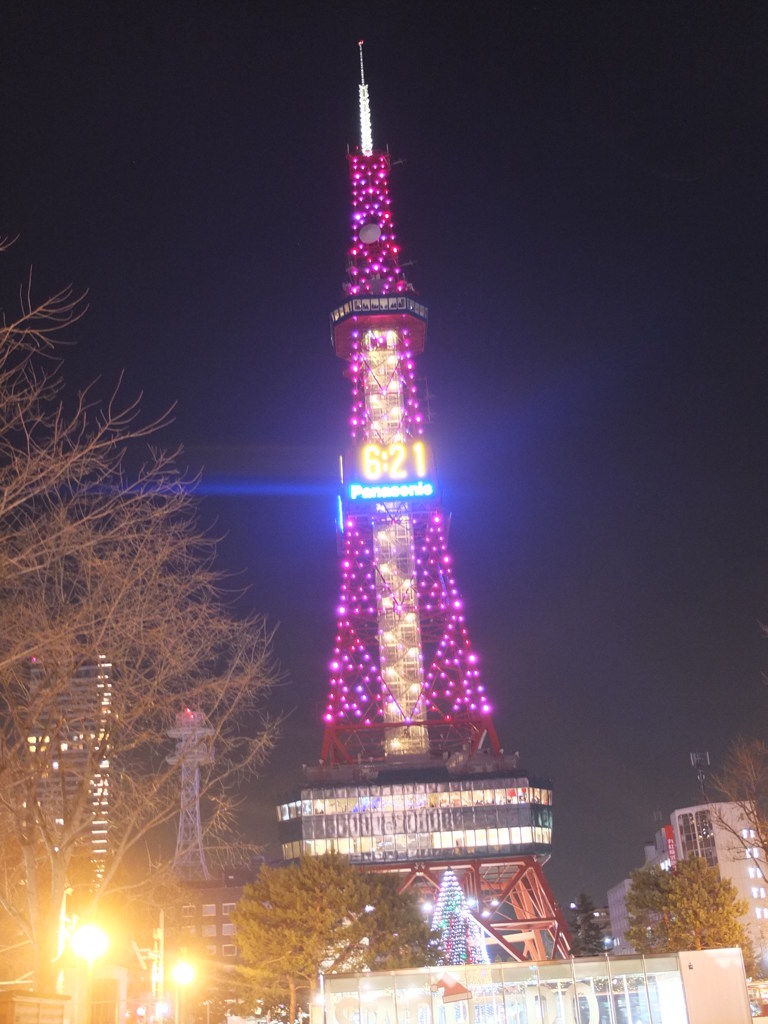 テレビ塔さん色変わり