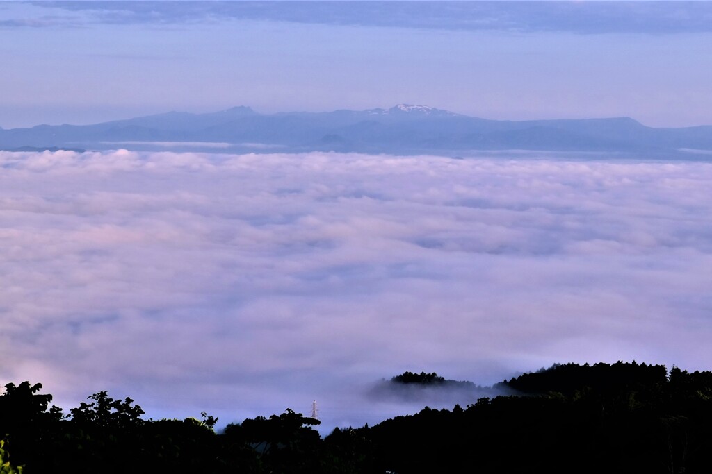 残雪残る暑寒岳