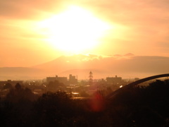 四丁目の朝日