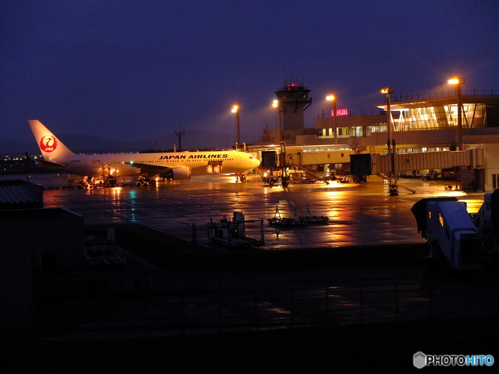 雨の空港
