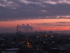 夜明け前紅色のそら