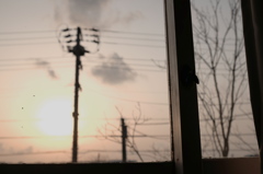 夕暮れ、窓の外。