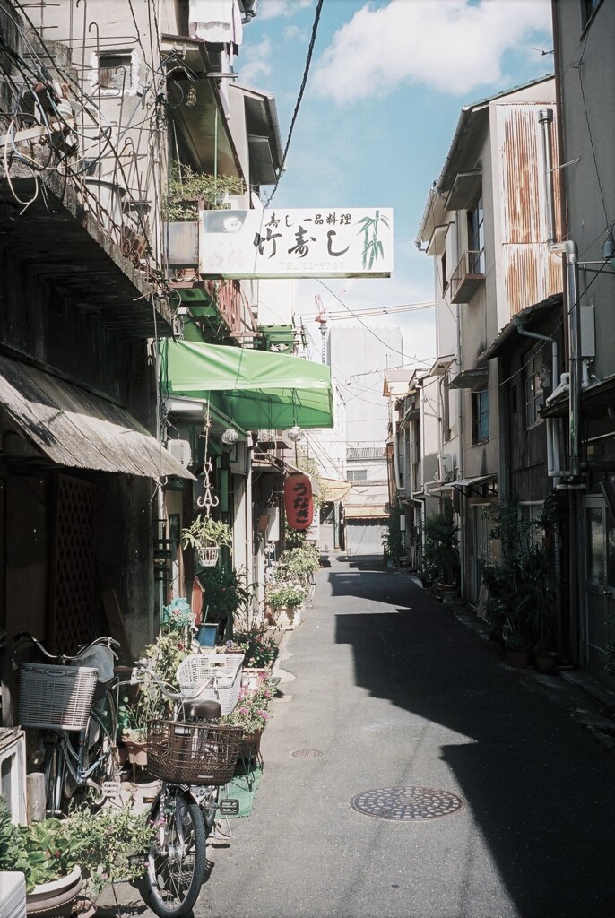 夏の路地裏