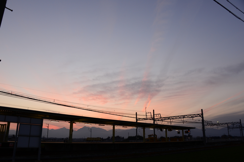 夕暮れの駅