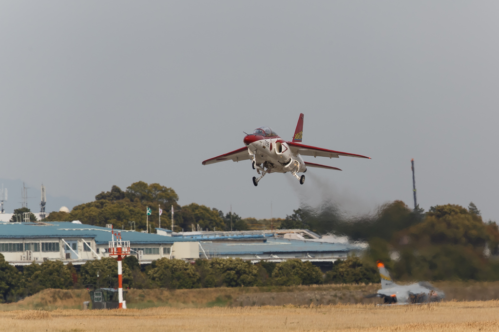 航空自衛隊浜松基地　T-4TAKE OFF！
