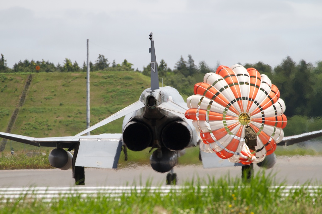 F-4EJ改　ドラッグシュート