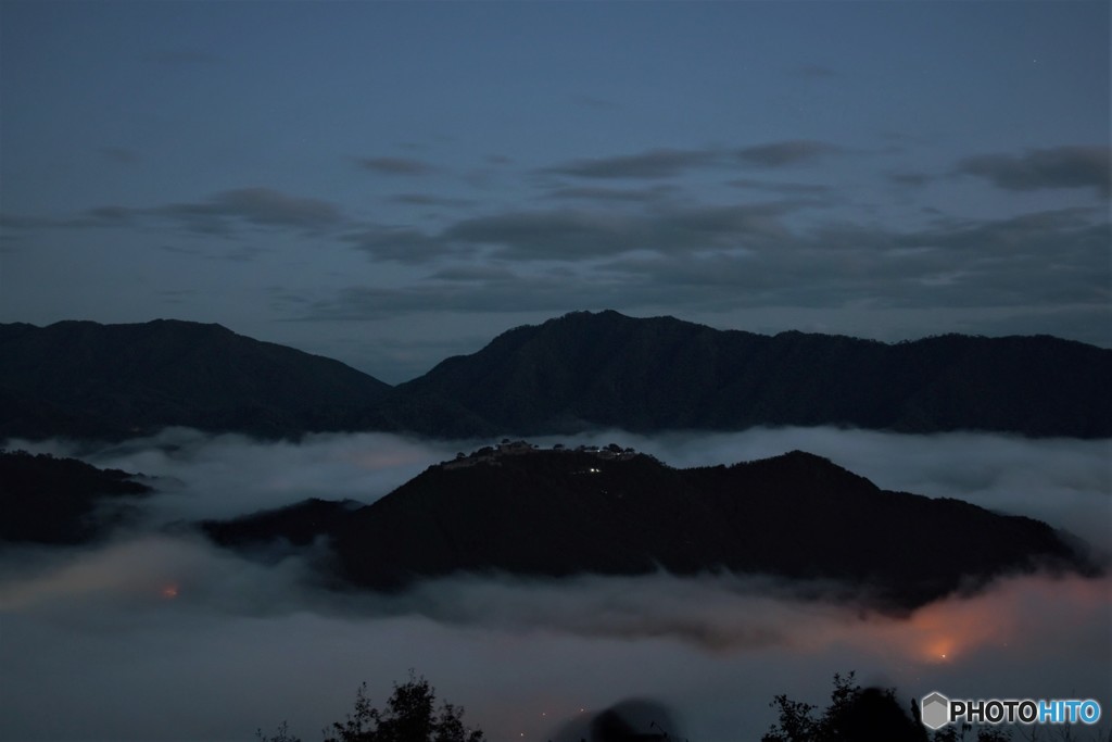 2018秋紀行（立雲峡より竹田城址を望む２・夜明け前）