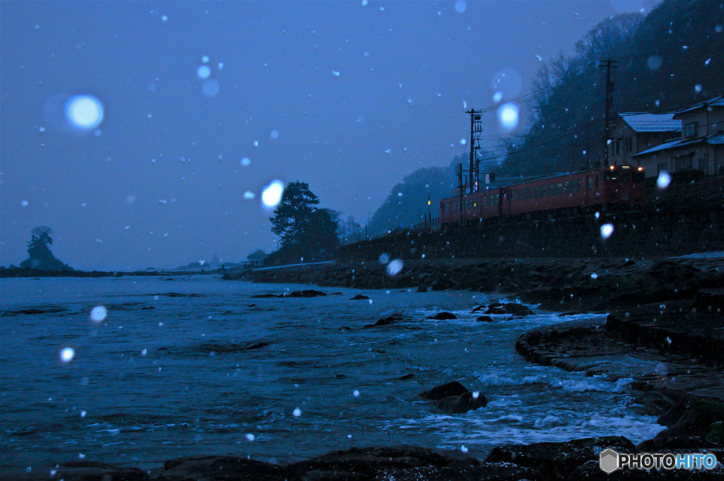 2019雪景色（氷見線in雨晴海岸）