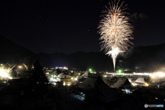 冬花火（かやぶきの里雪灯籠２）