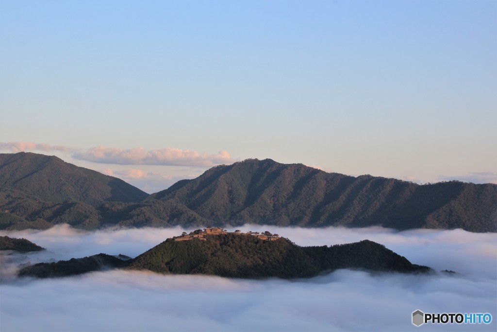 2018秋紀行（立雲峡より竹田城址を望む３・朝の陽光を浴びて）
