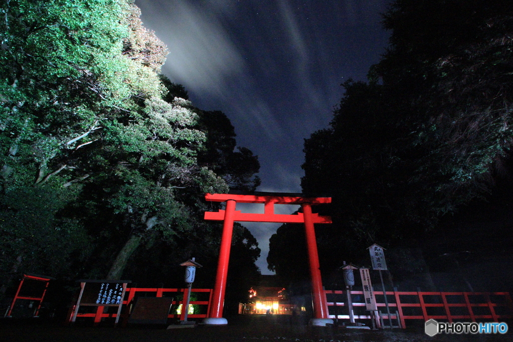 糺の森の光の祭8（南口鳥居と楼門3）