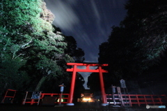 糺の森の光の祭8（南口鳥居と楼門3）