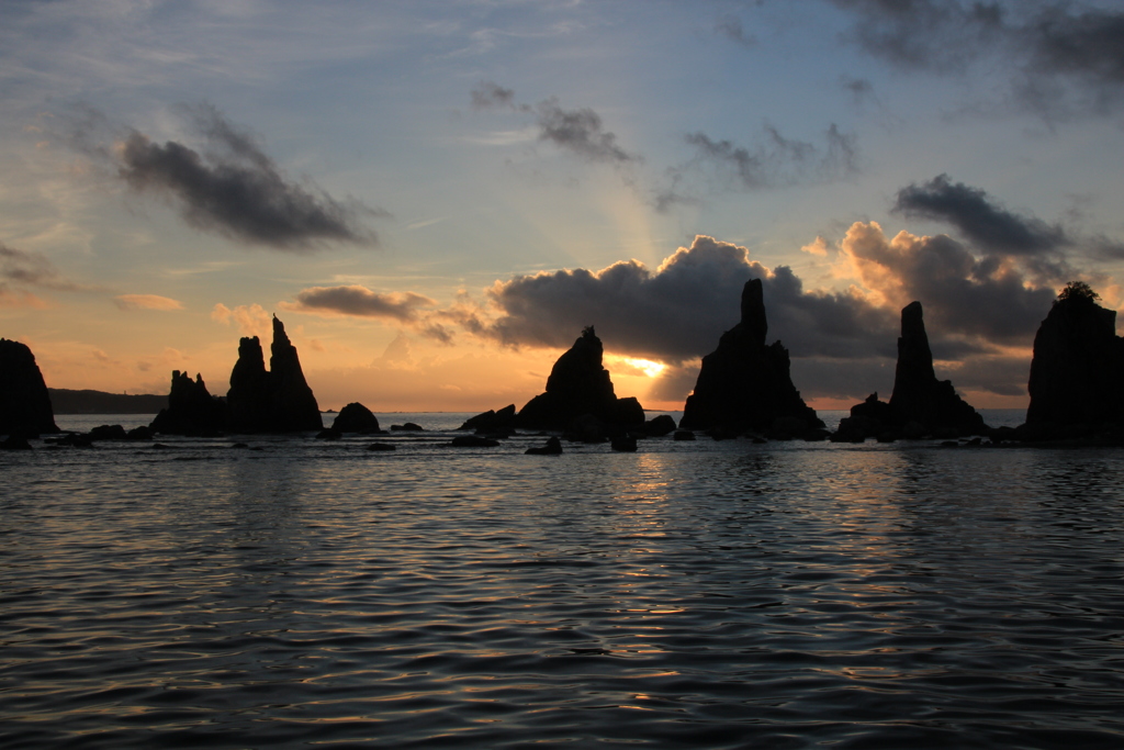 橋杭岩の夜明け2