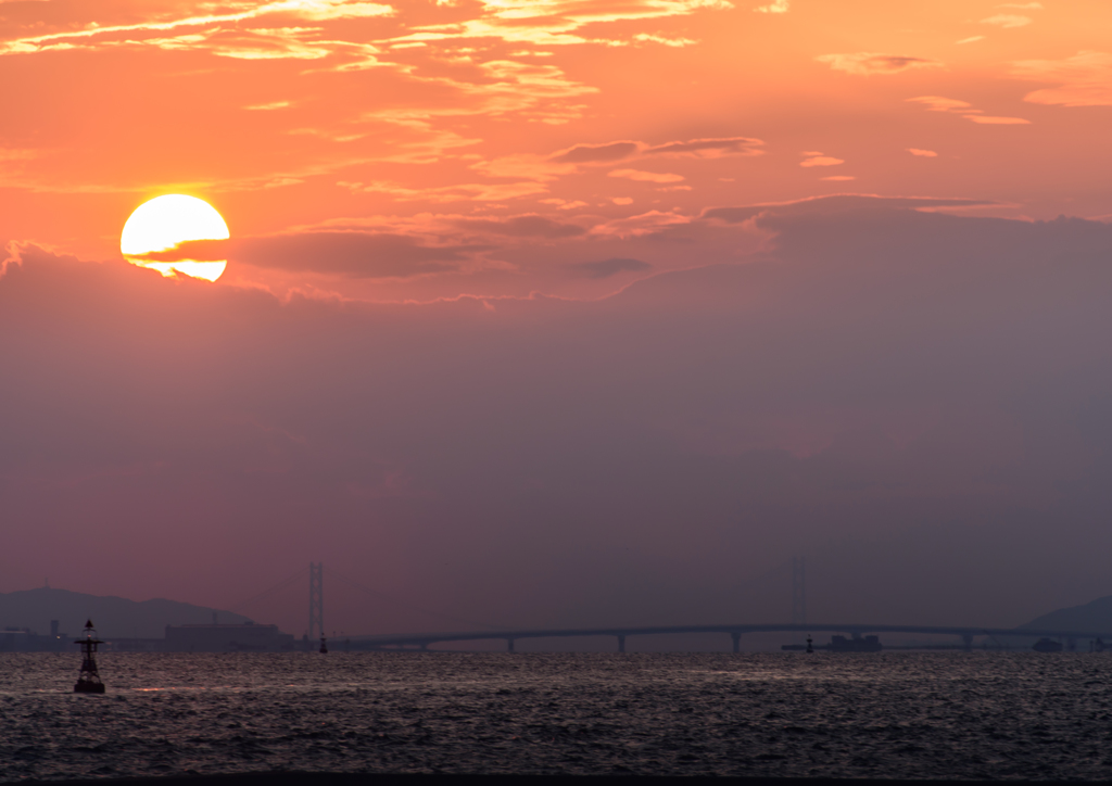 明石海峡大橋の夕陽
