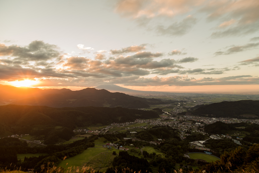 阿闍羅山より