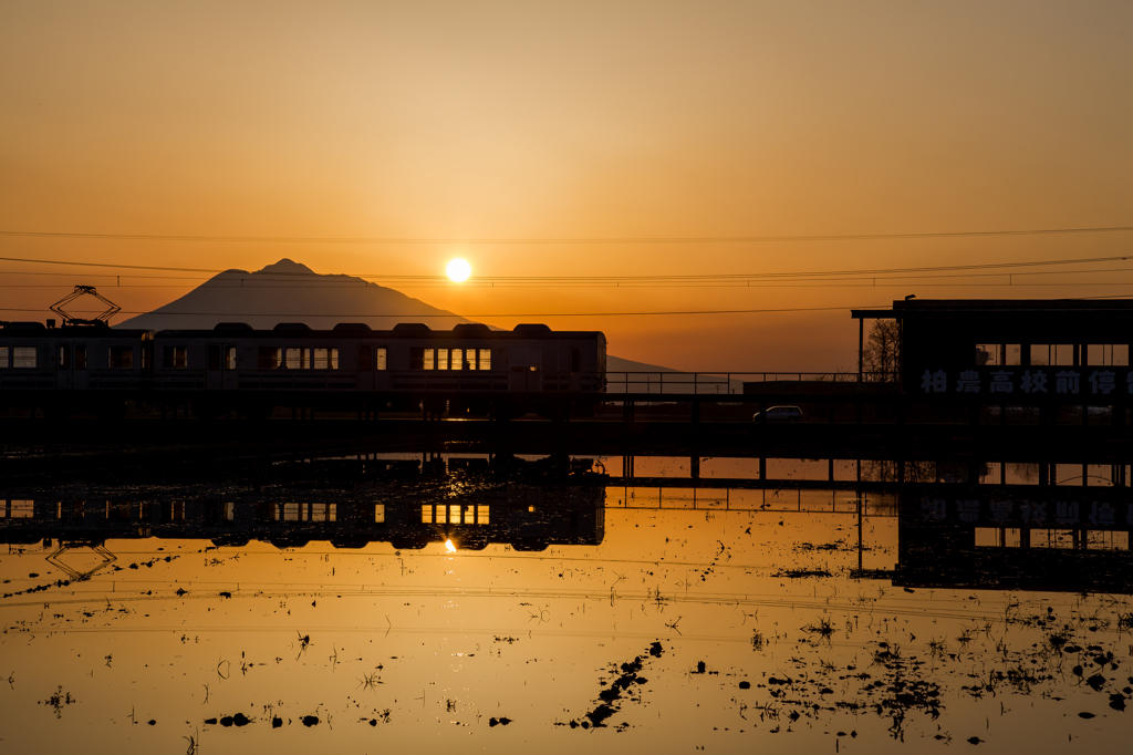 弘南鉄道弘南線の夕暮れ