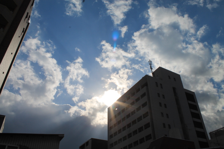 朝日と雲