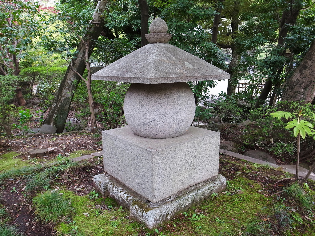 丸三角四角の石碑