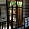 遠山記念館の格子窓