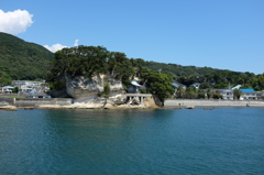 下田港の弁天島